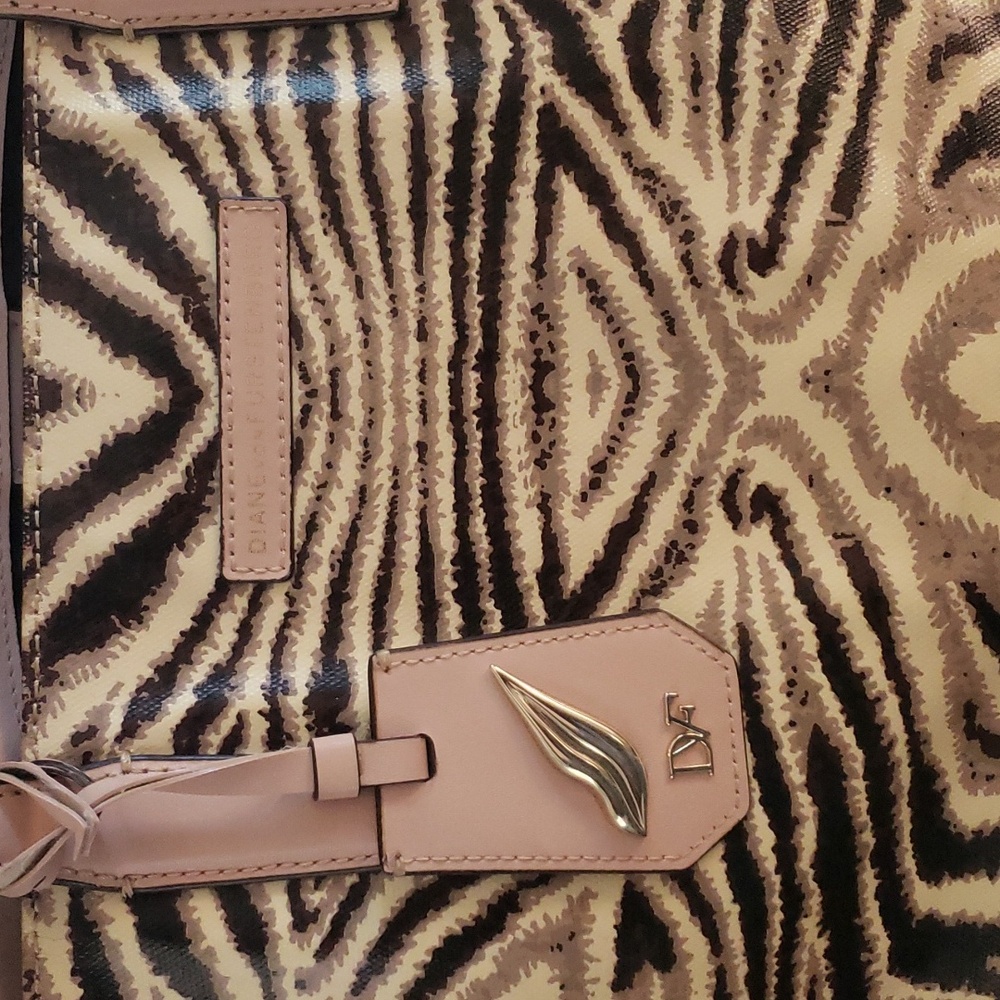 Purse - Picture 2 of 8